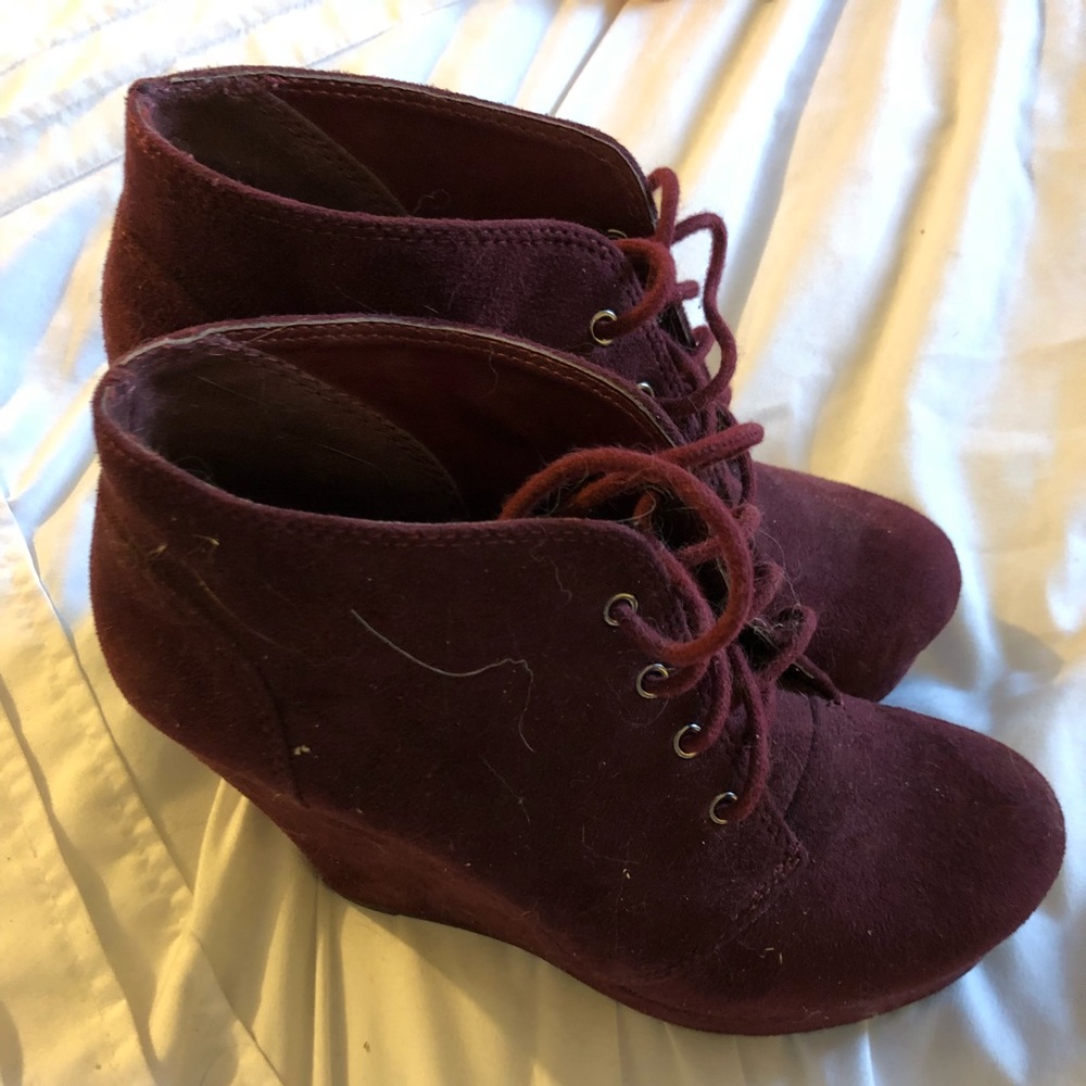 Suede Burgundy Wedges!
